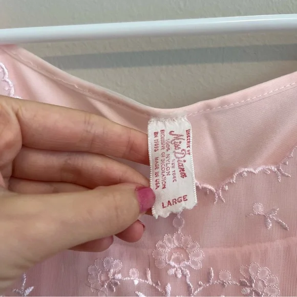 Vintage 70s Pink lace nightgown - Picture 3 of 5